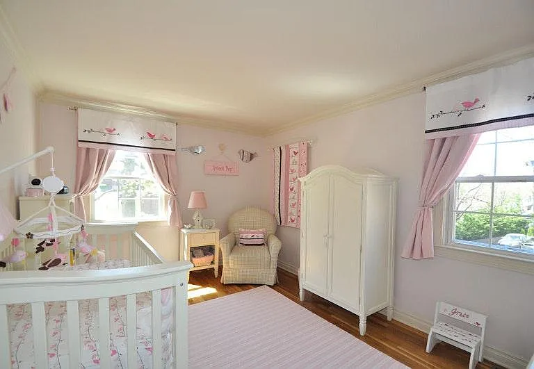 73 New England Ave — Photo 7