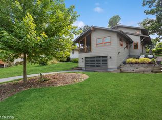 33160 N Cove Rd, Grayslake, IL 60030