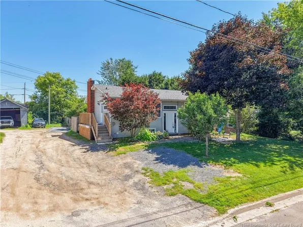 158 Friel St, Fredericton, NB E3A 2P4