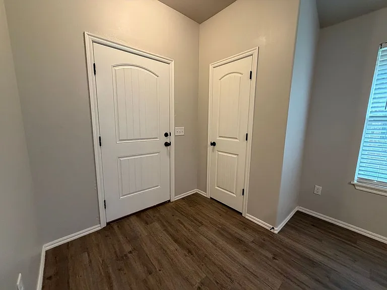 404 Chalk Hill Ct — Photo 3