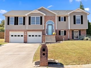 2613 Green Briar Dr, Clarksville, TN 37040