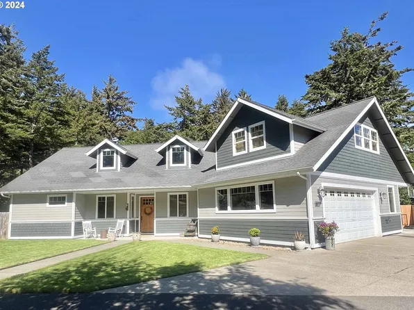 679 Rhododendron Dr, Florence, OR 97439