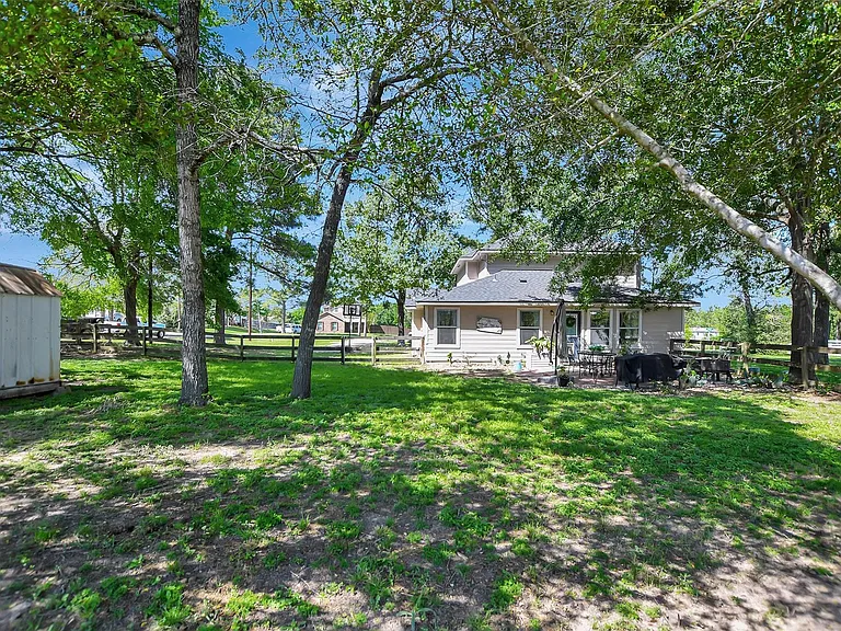 25401 Hunting Trl — Photo 37