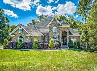 121 42nd Avenue Ct NW, Hickory, NC 28601