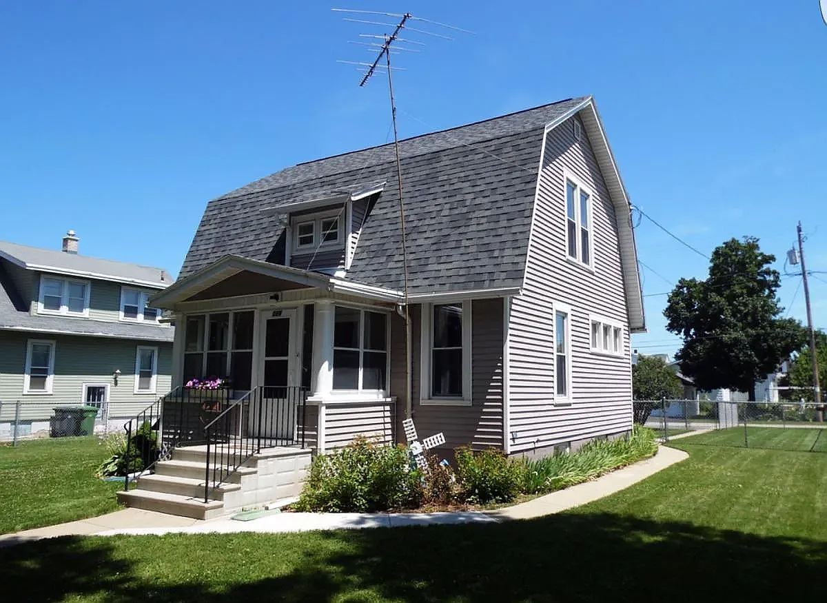 3 bed, 1.5 bath, 1472 sqft, $1,500 — Photo 1