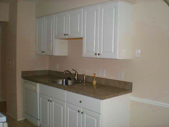 5th image of 2126 Park Place Dr #1