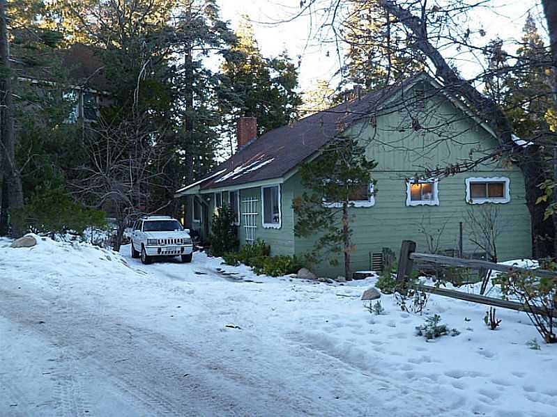 1st image of 248 Woodland Cir