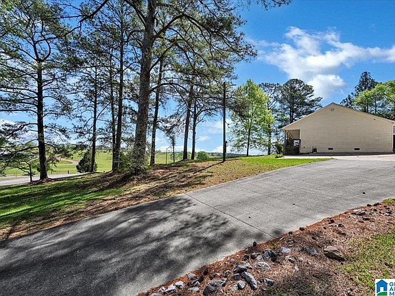 3rd image of 458 Jones Rd