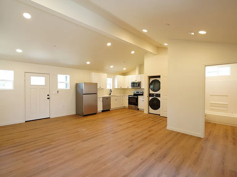 4805 Charlotte Way — Photo 66
