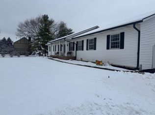 819 Hibbs Rd, Lockbourne, OH 43137