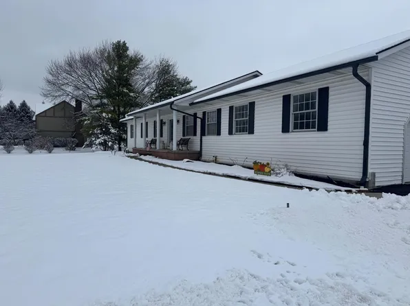 819 Hibbs Rd, Lockbourne, OH 43137