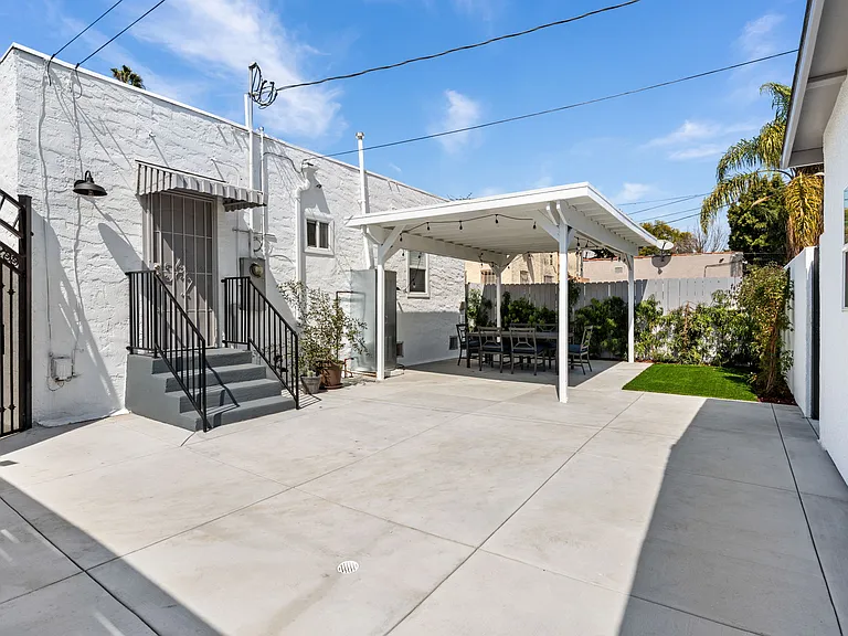 7410 S Hobart Blvd — Photo 11