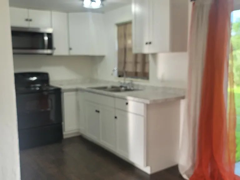 1504 Lura Ave — Photo 8