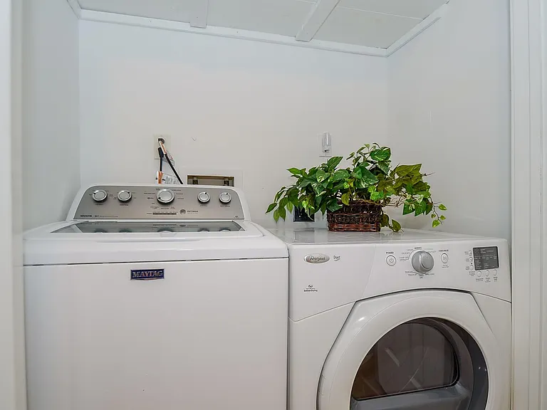 1307 Prospect St — Photo 31