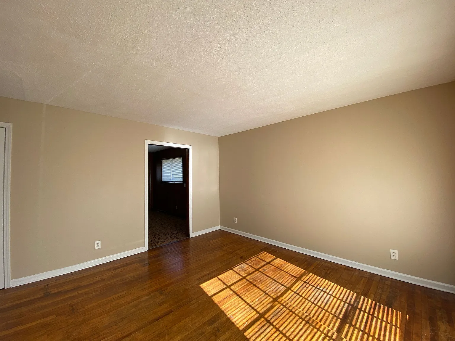 4333 Melwood St — Photo 4