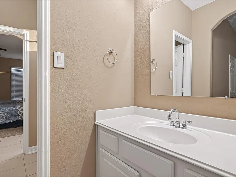 21103 Falcon Creek Ct — Photo 42