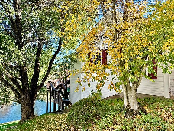 5th image of 6713 Hidden Lake Trl