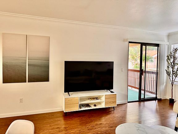 5th image of 12035 Alta Carmel Ct Unit 214