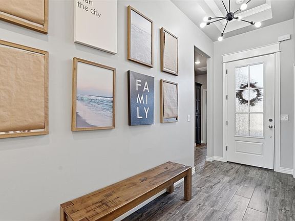 4th image of 1820 W Trout Way