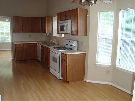 5th image of 2705 Ashbury Point Ln