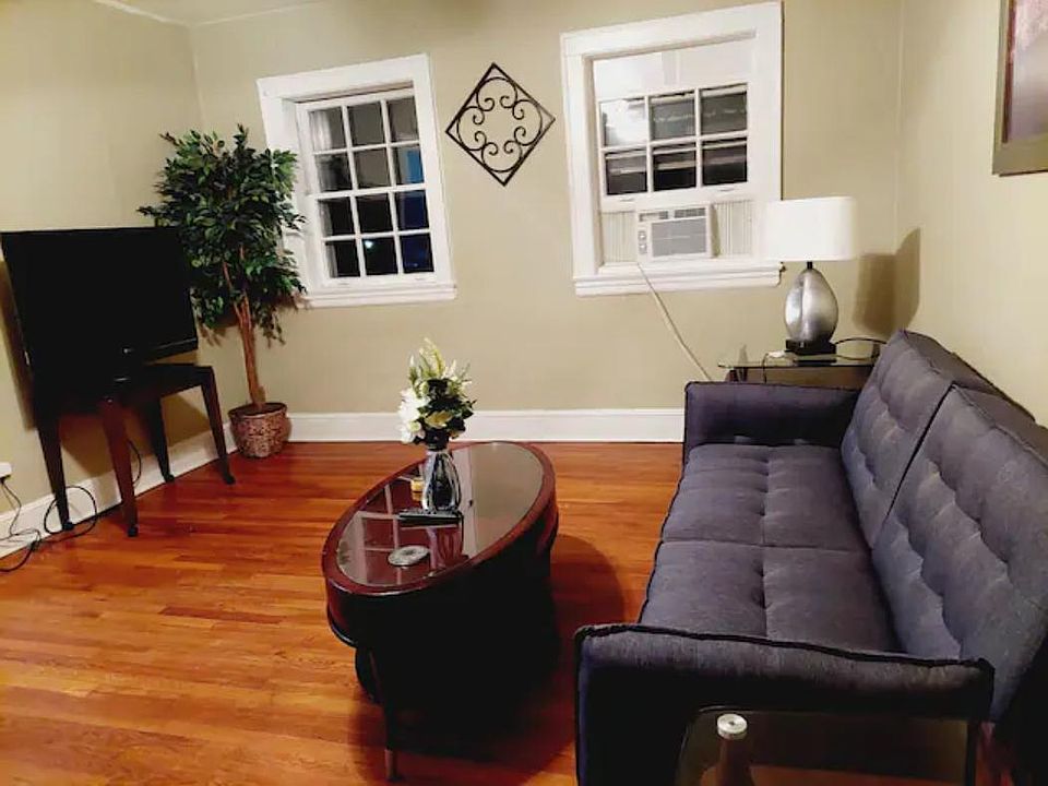 1st image of 943 Starling Ave #B2