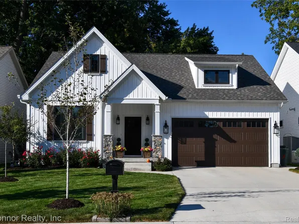 1207 Gator Ave, Port Huron, MI 48060