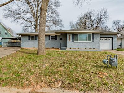 704 NW 7th St, Bentonville, AR, 72712