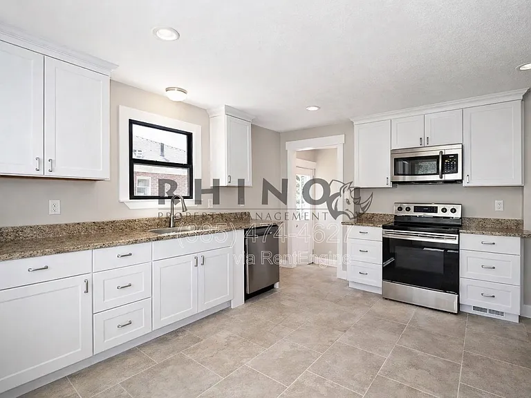 2118 S Preston St — Photo 2