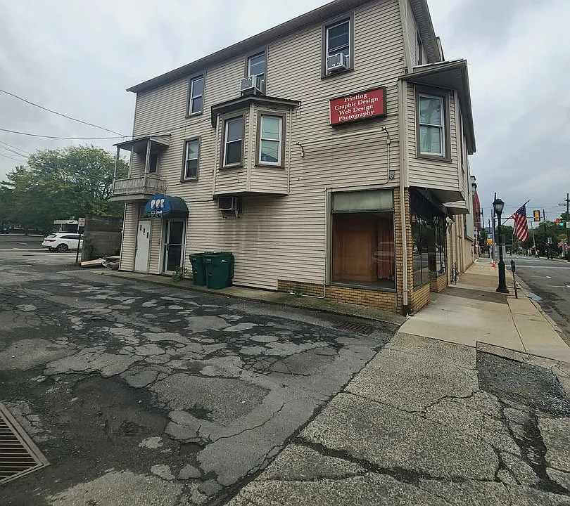 118-120 S Courtland St