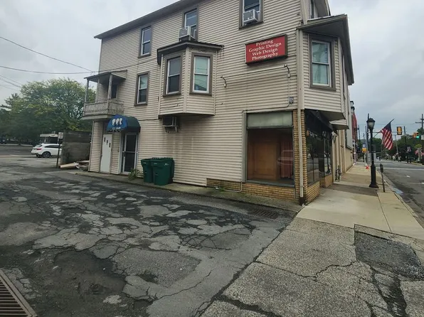 118-120 S. Courtland St, 118-120 S Courtland St #202, East Stroudsburg, PA 18301