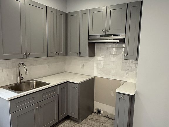 5th image of 123 5th Ave APT 1