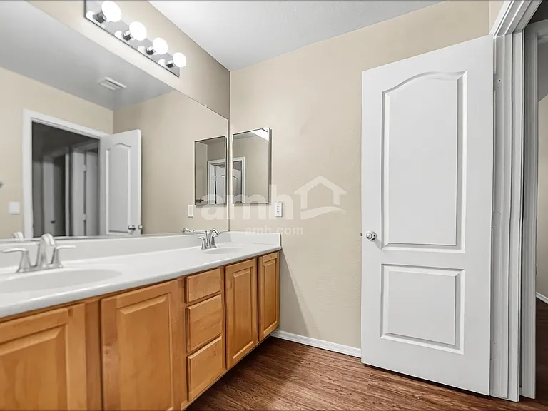 1593 E Megan Dr — Photo 17