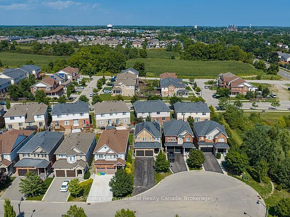4th image of 12 Bousfield Ct