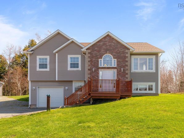309 Laurel Ridge Dr, Beaver Bank, NS B4G 1H7