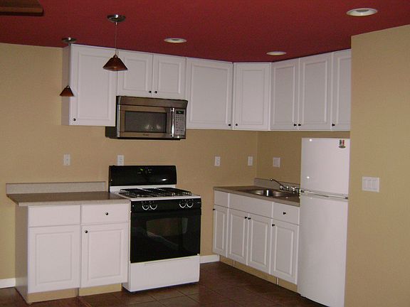 2nd image of 3988 Holly Dr