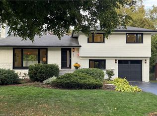 257 Strathcona Dr, Burlington, ON L7L 2C9