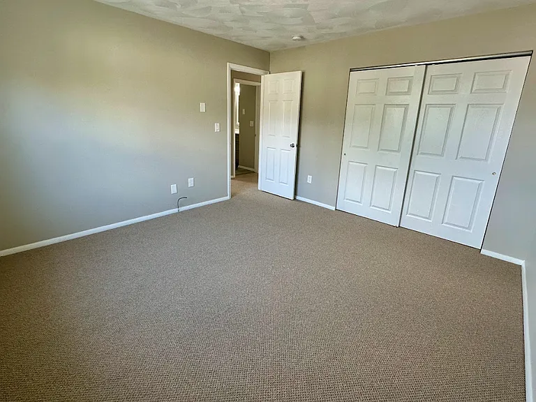 2 Wood Rd #B4 — Photo 7