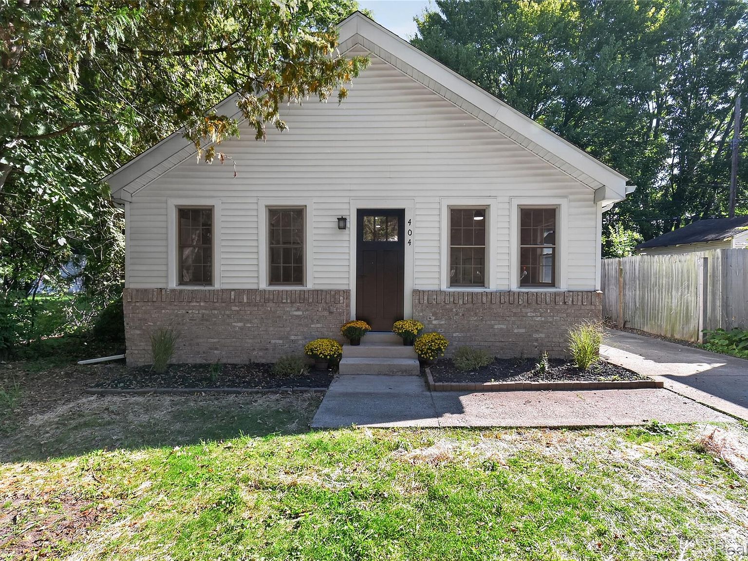 404 Laprairie St, Ferndale, MI 48220