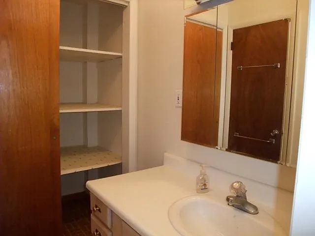 2001 Green St #2F — Photo 9