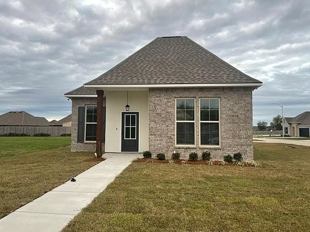 1st image of 307 Sophie Dr