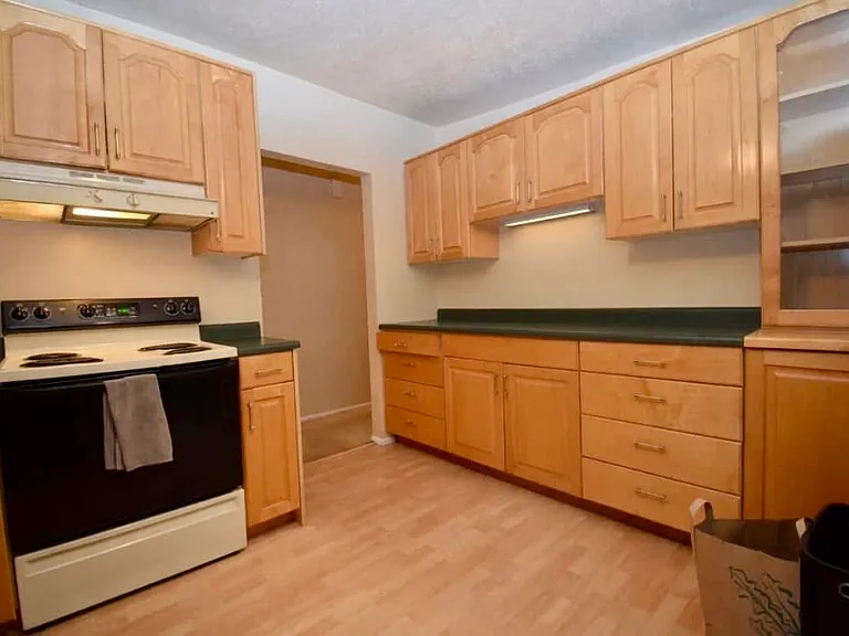 4800 S Viewmont St #MAIN — Photo 2