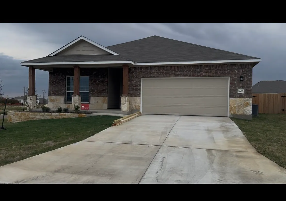 4 bed, 1866 sqft, $2,245 — Photo 1