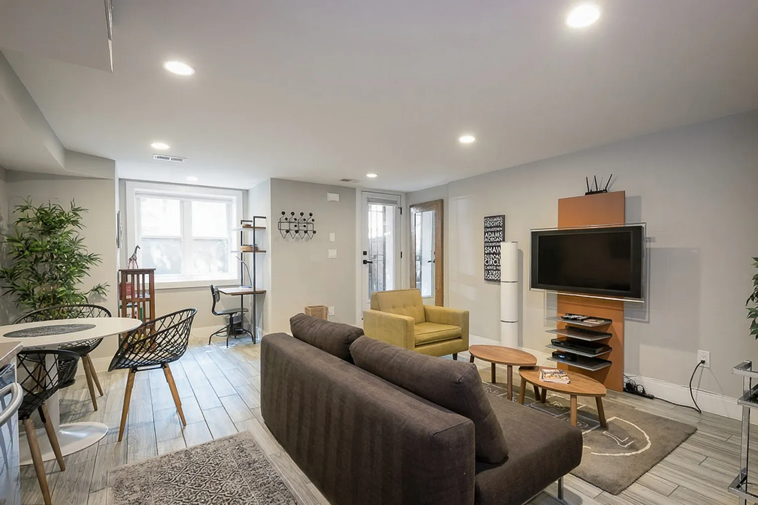 1 bed, 1.0 bath, 6458 sqft, $3,466 — Photo 1