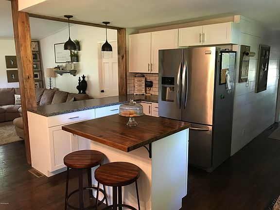 4th image of 3018 Pine Lake St