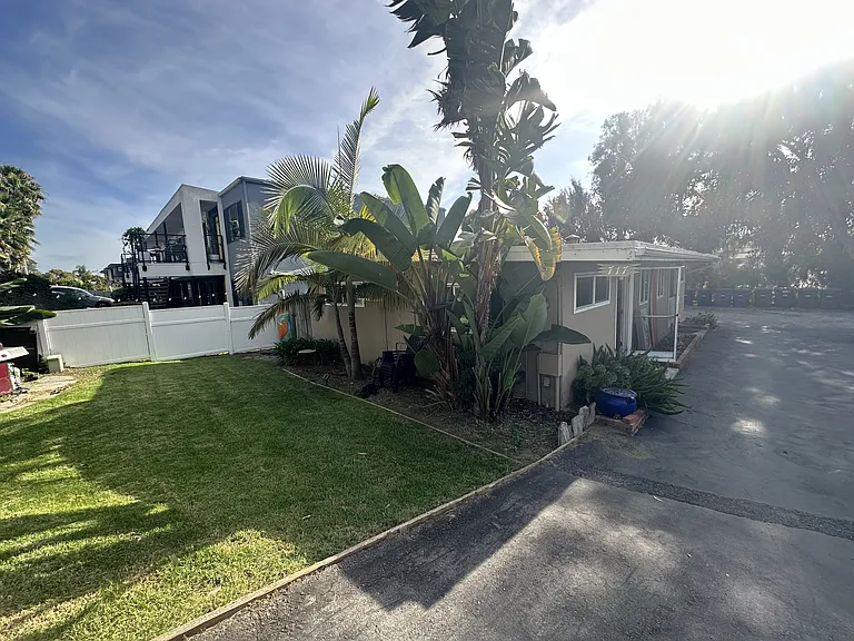 717 S Cedros Ave — Photo 17