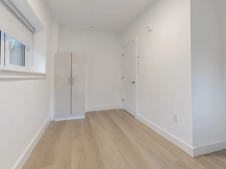2837 Washington St #4 — Photo 7