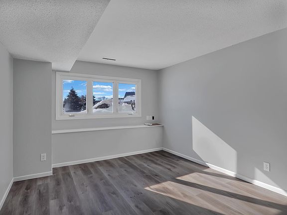 2nd image of 14259 Hemlock Ct N