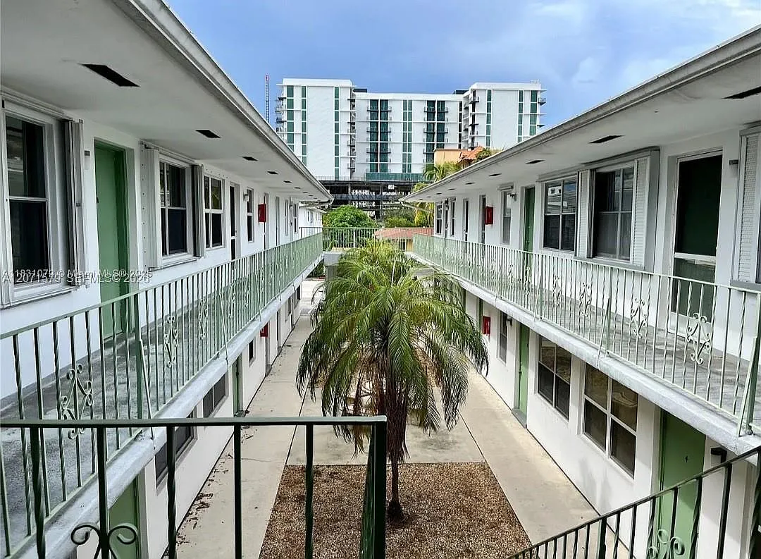 Palmview Condominium Apar — Photo 1