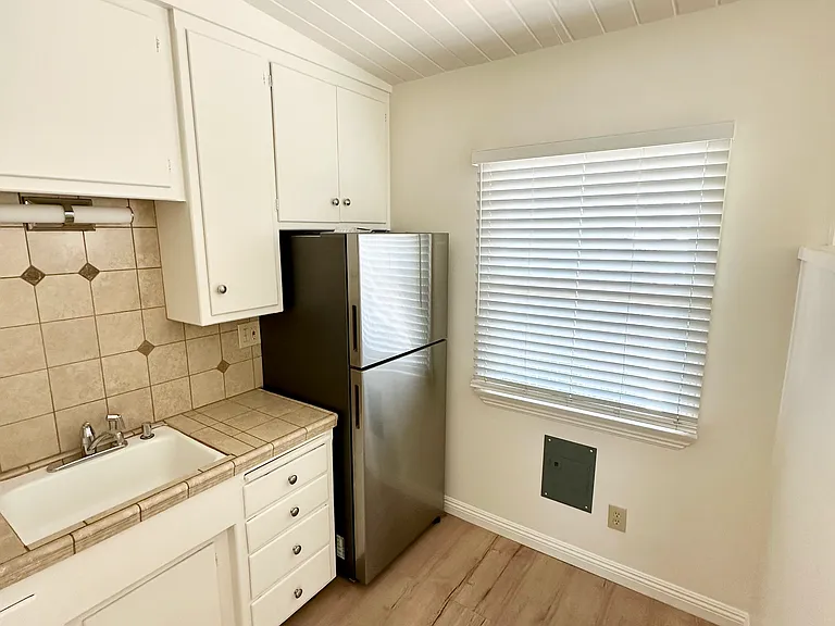 617 W California Ave #H — Photo 2