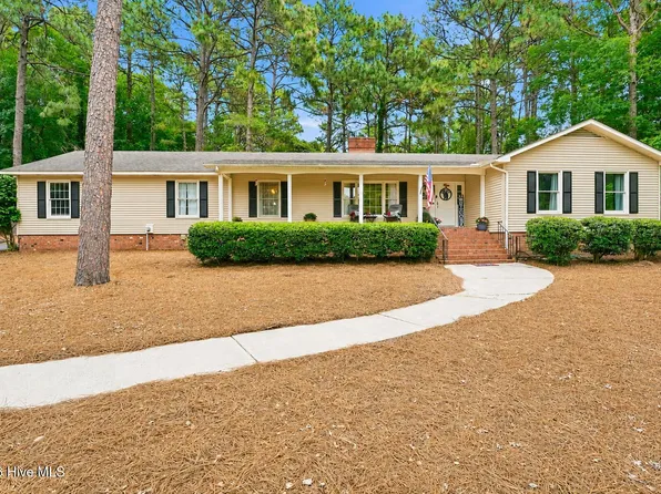 130 Hillwood Court, Southern Pines, NC 28387